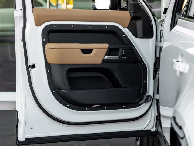 2026 Land Rover Defender 110 X-Dynamic SE (L663), 12/20
