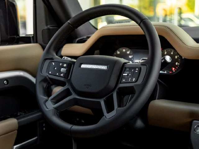 2026 Land Rover Defender 110 X-Dynamic SE (L663), 19/20
