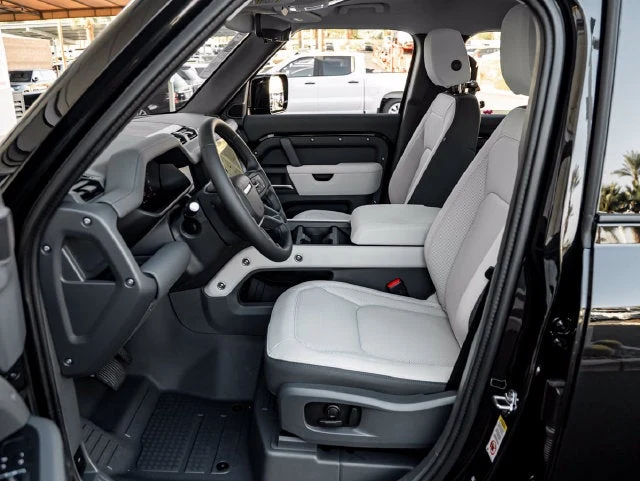 2026 Land Rover Defender 110 S (L663), 14/20