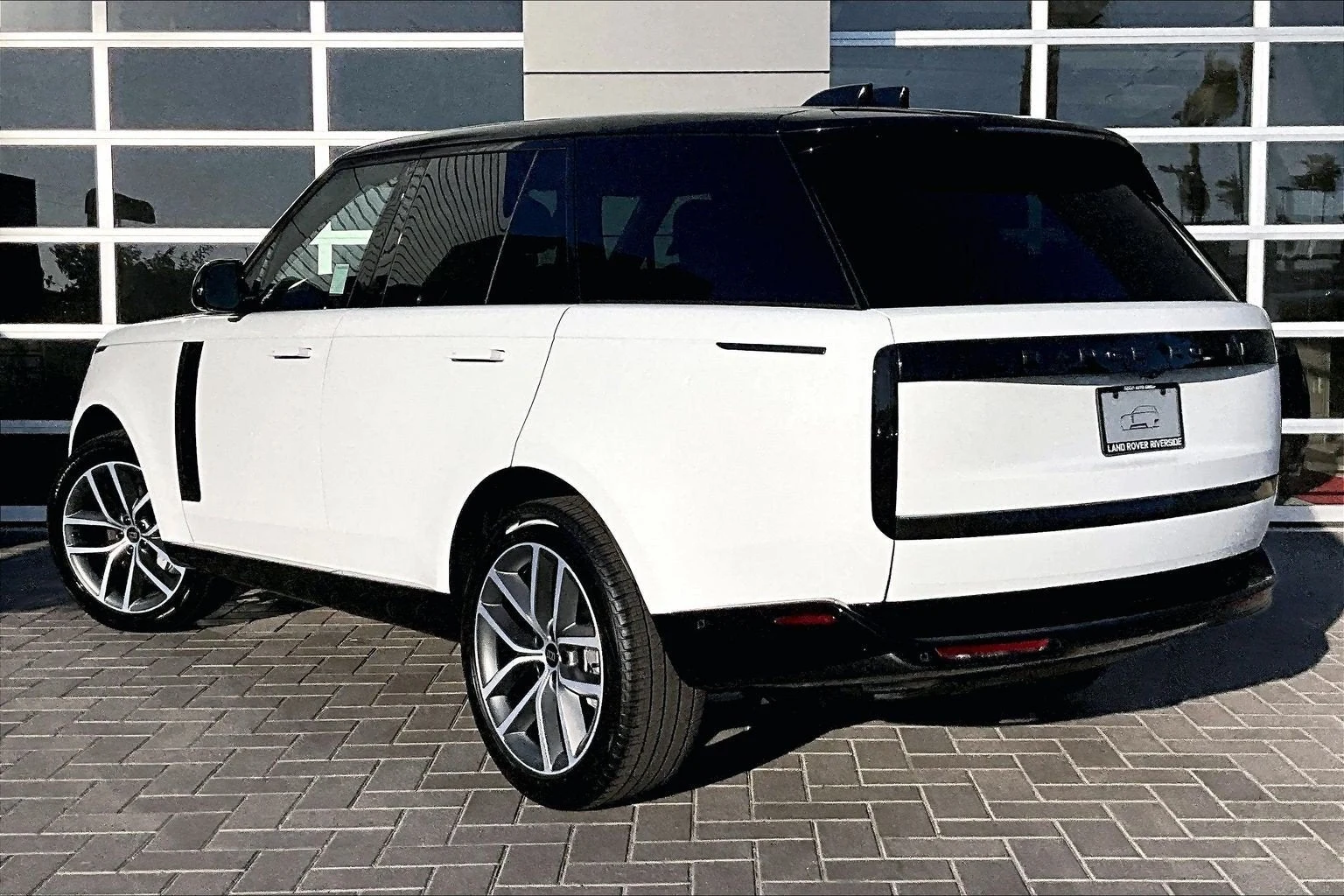 2027 Land Rover Range Rover SE (L460), 3/14