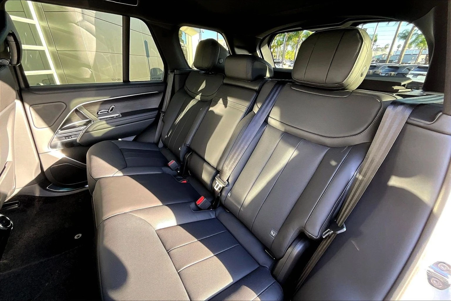 2027 Land Rover Range Rover SE (L460), 10/14