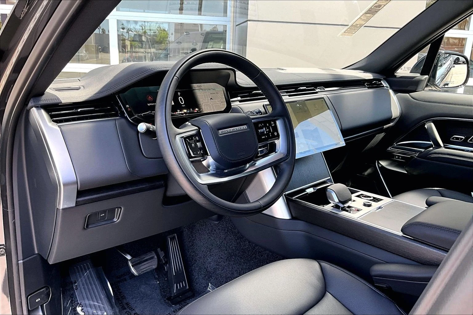 2027 Land Rover Range Rover SE LWB (L460), 6/15