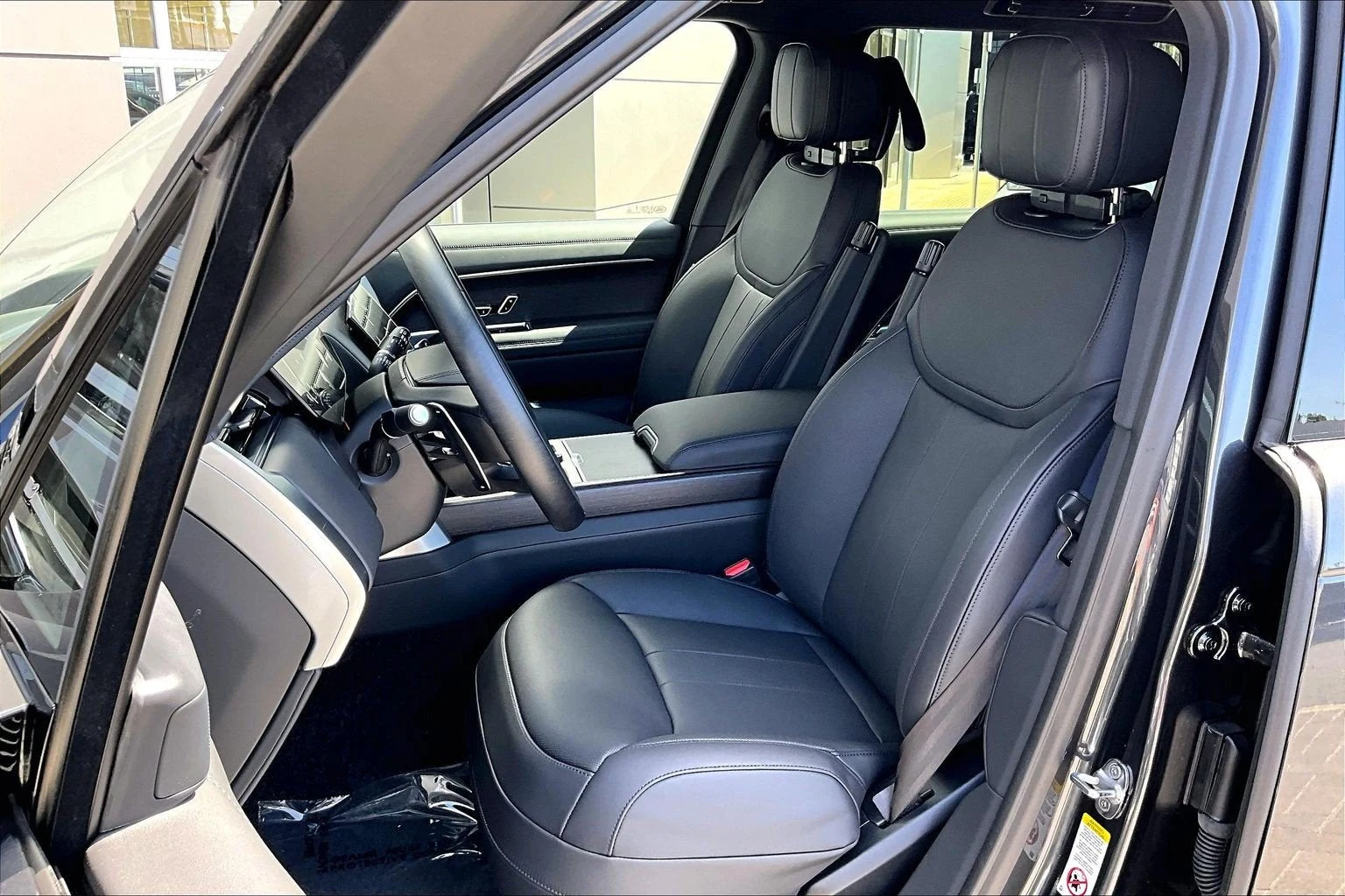 2027 Land Rover Range Rover SE LWB (L460), 9/15