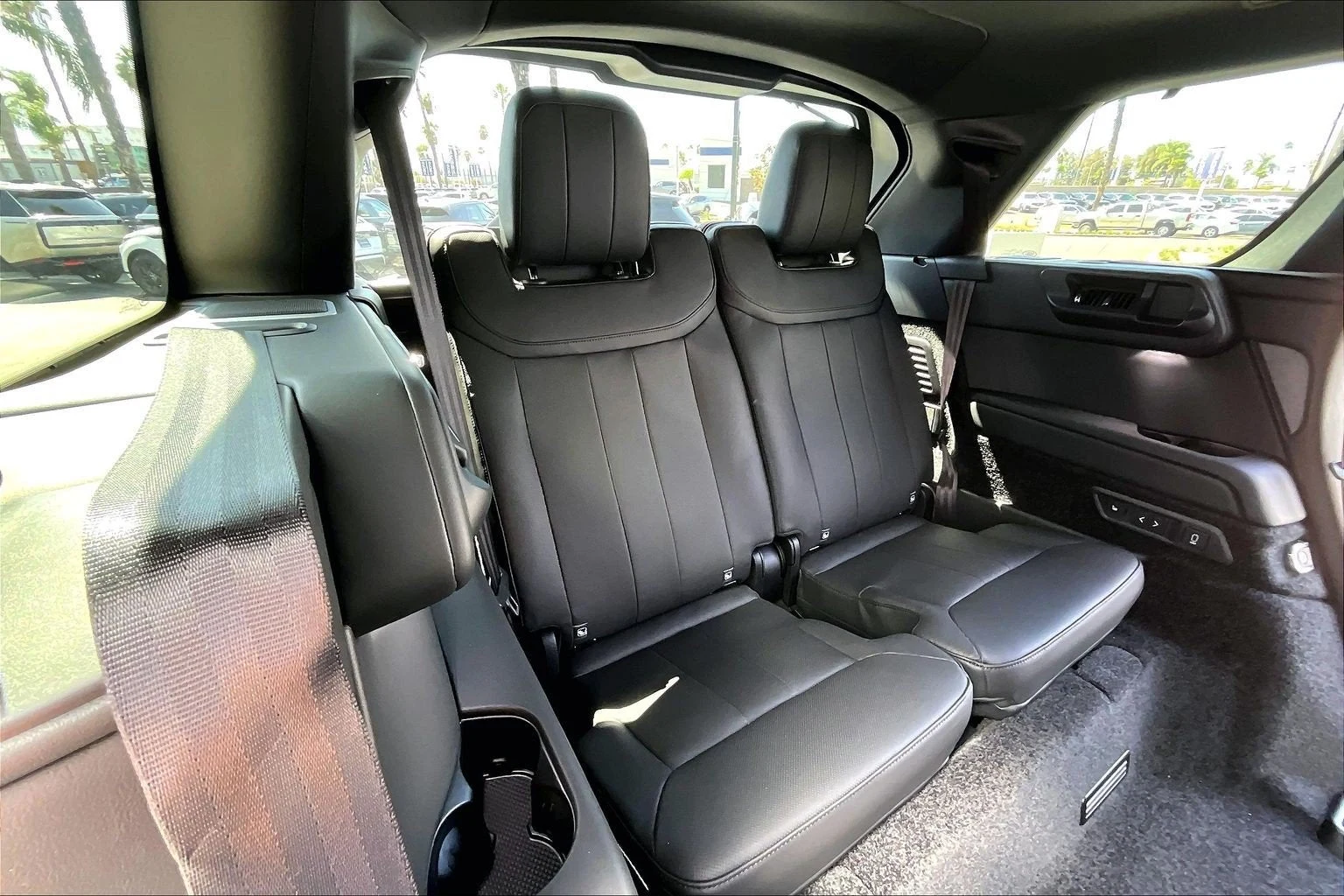 2027 Land Rover Range Rover SE LWB (L460), 11/15