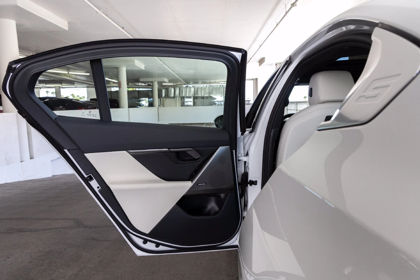2027 BMW i5 eDrive40 (G60), 20/20