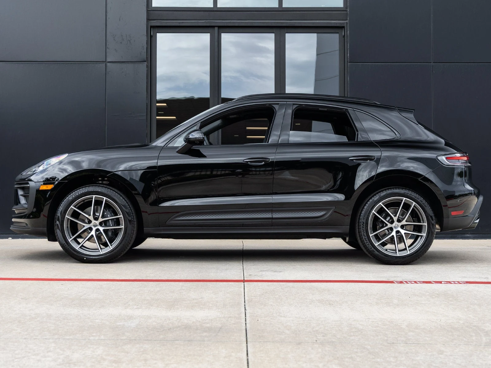 2026 Porsche Macan (95B), 2/20