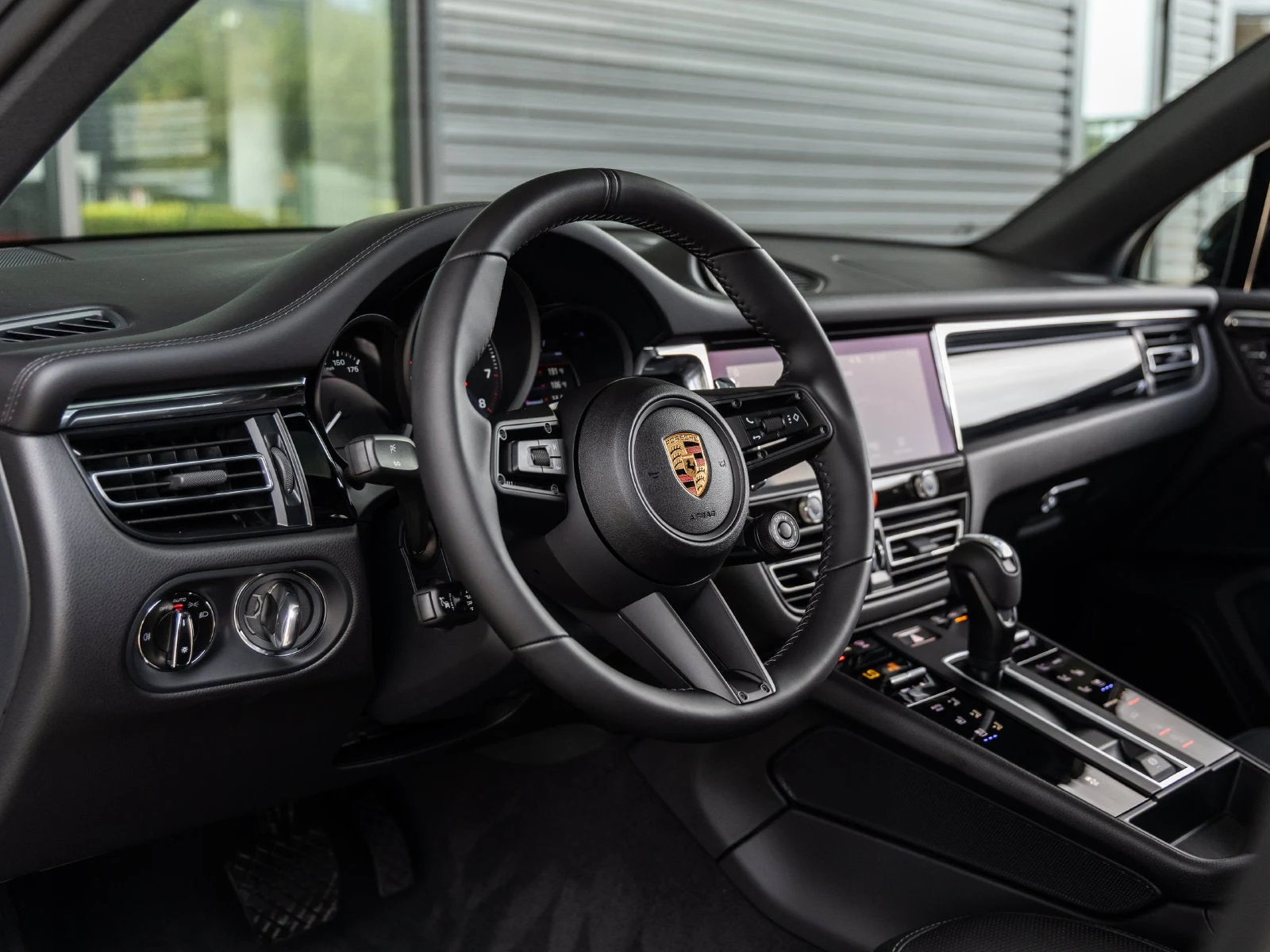 2026 Porsche Macan (95B), 4/20