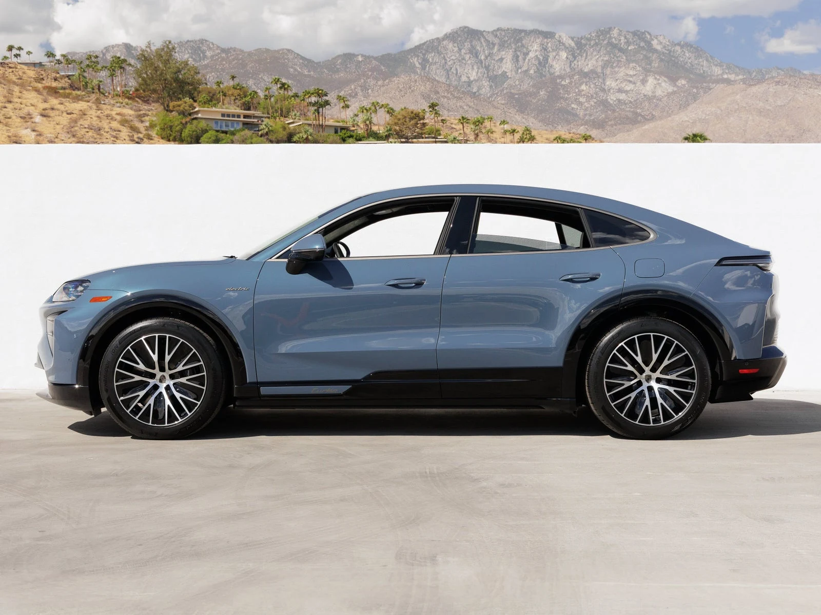 2026 Porsche Cayenne Turbo Coupé Electric (E4), 2/20