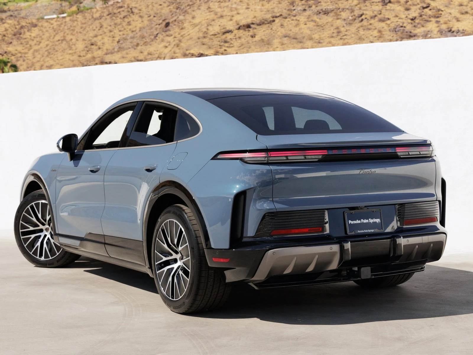 2026 Porsche Cayenne Turbo Coupé Electric (E4), 3/20