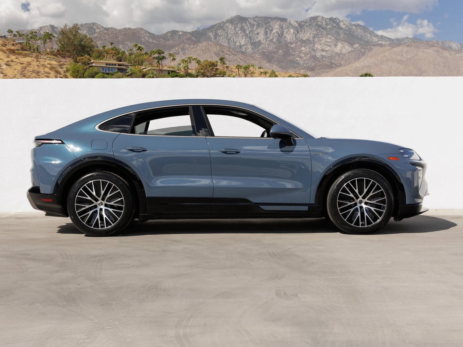 2026 Porsche Cayenne Turbo Coupé Electric (E4), 8/20