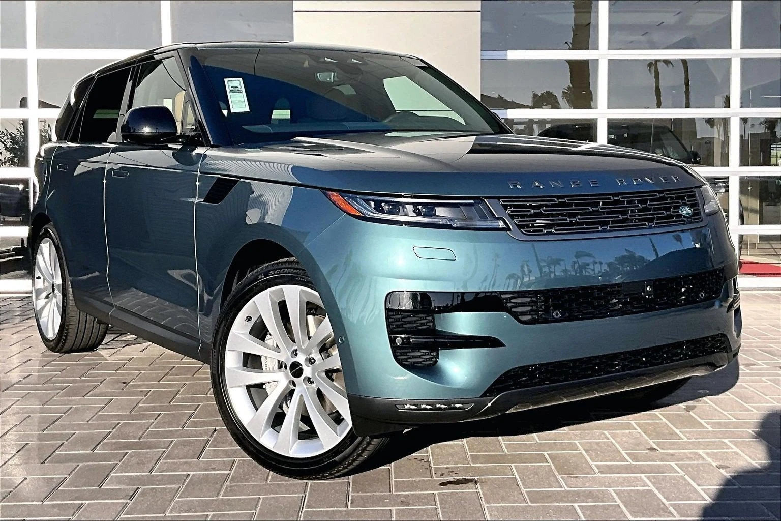 2027 Land Rover Range Rover Sport SE (L461), 2/14