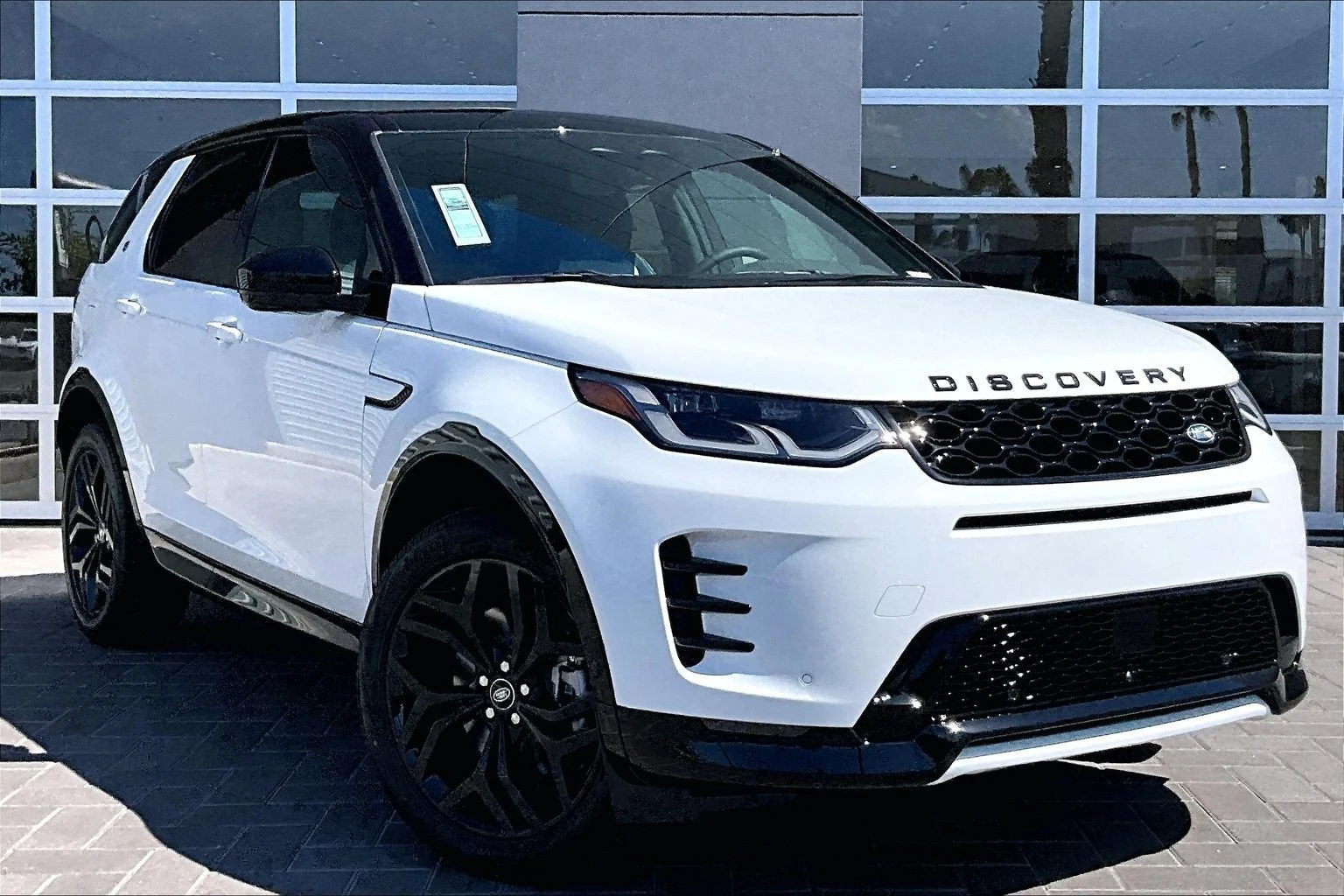 2026 Land Rover Discovery Sport Landmark (L550), 2/14