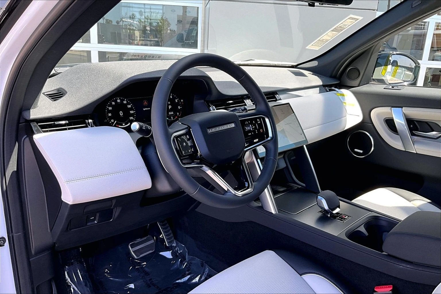 2026 Land Rover Discovery Sport Landmark (L550), 6/14