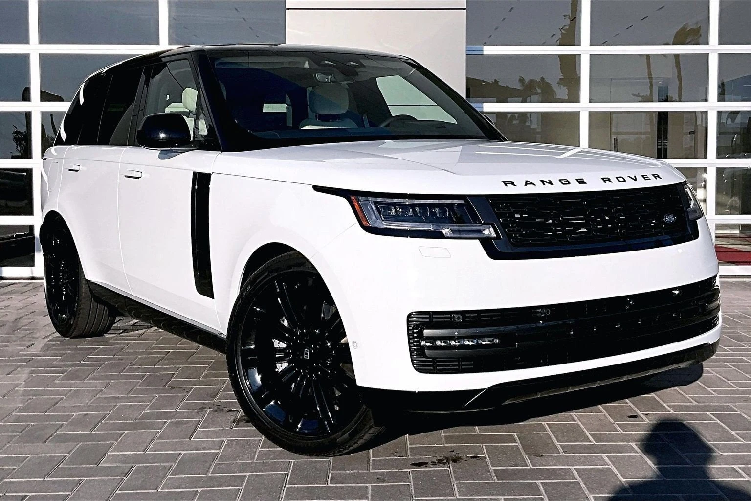 2027 Land Rover Range Rover SE (L460), 2/14