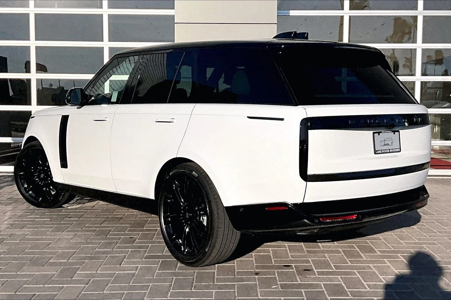 2027 Land Rover Range Rover SE (L460), 3/14