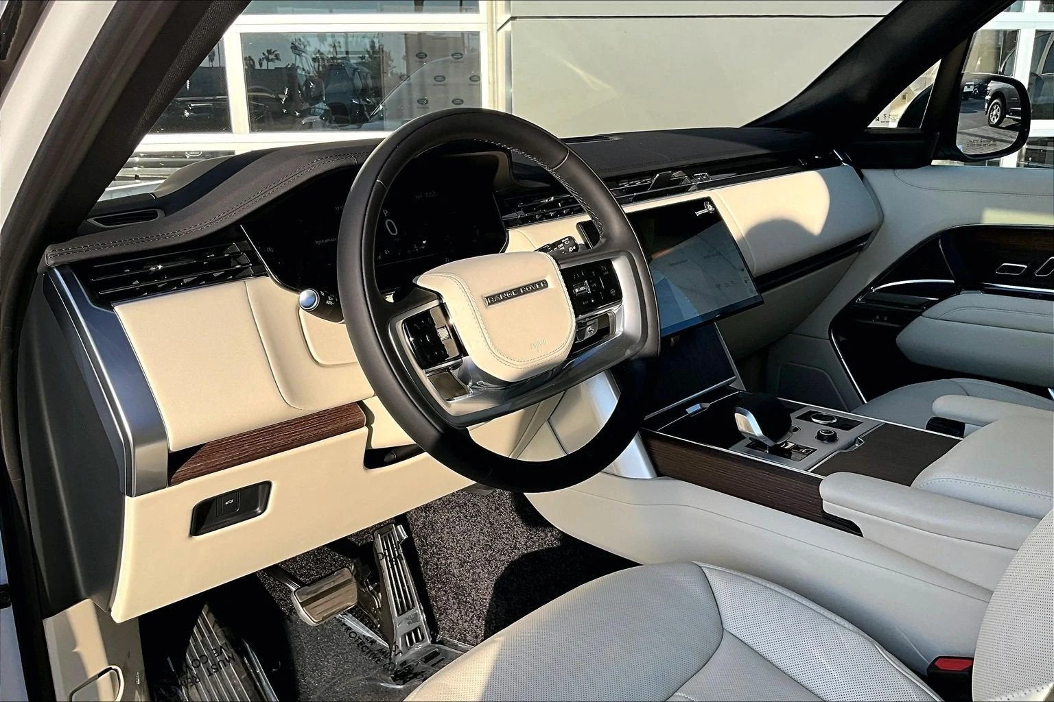 2027 Land Rover Range Rover SE (L460), 6/14