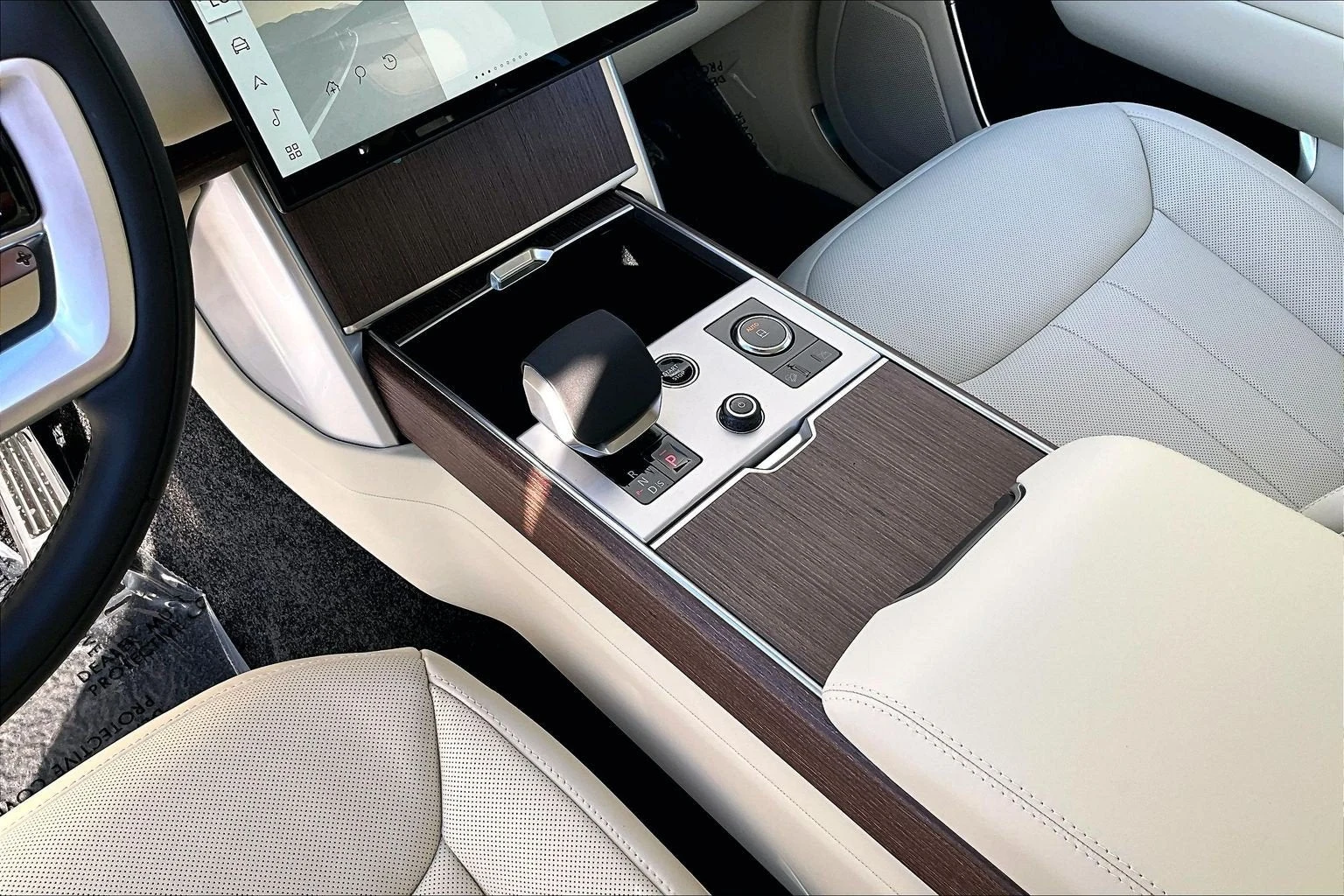 2027 Land Rover Range Rover SE (L460), 8/14