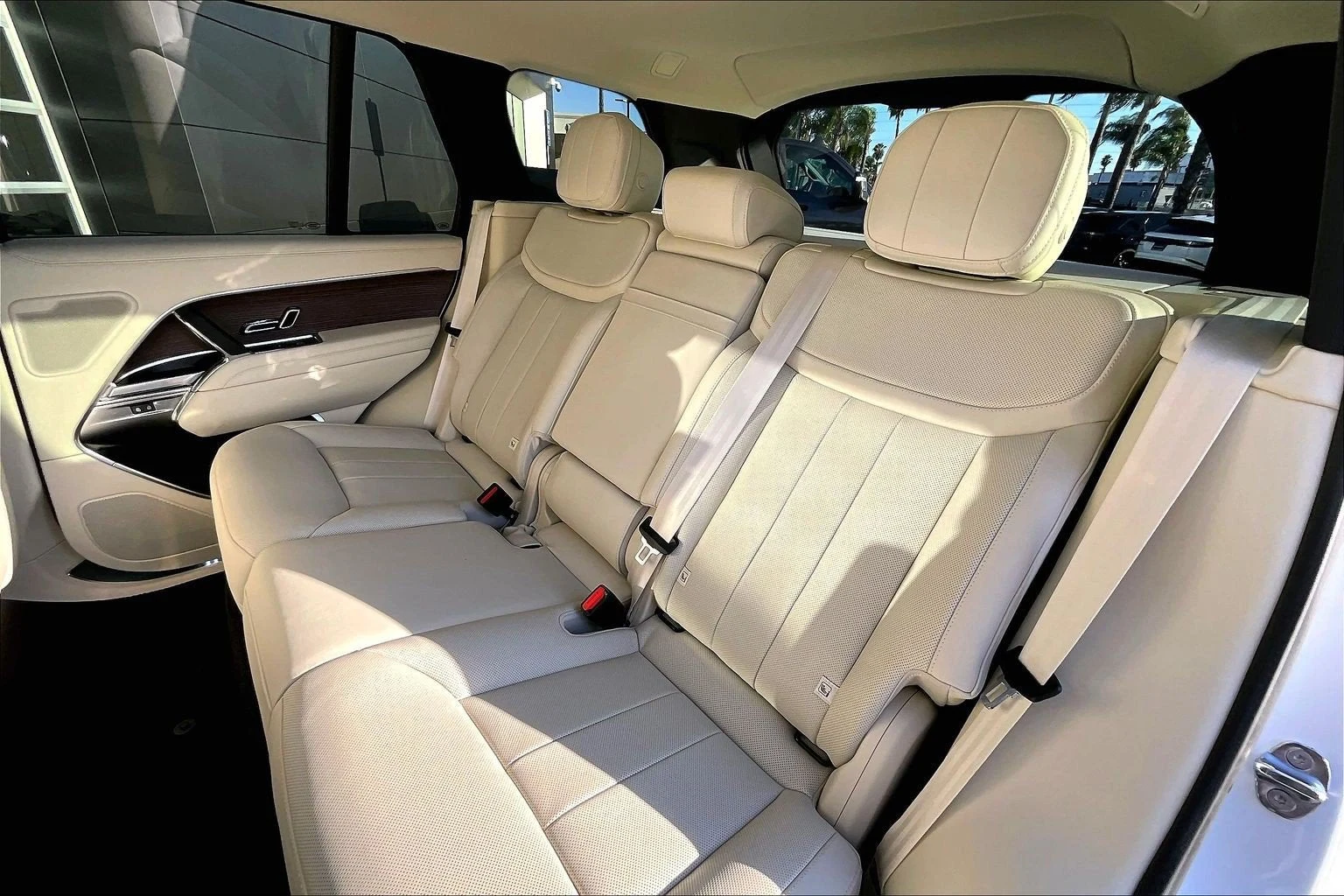 2027 Land Rover Range Rover SE (L460), 10/14
