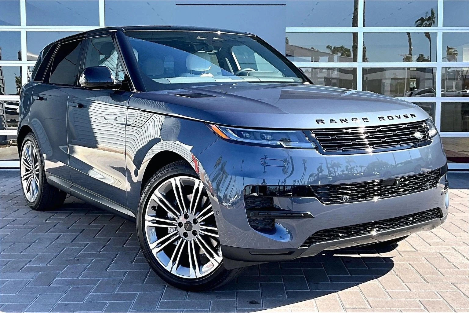 2027 Land Rover Range Rover Sport SE (L461), 2/14