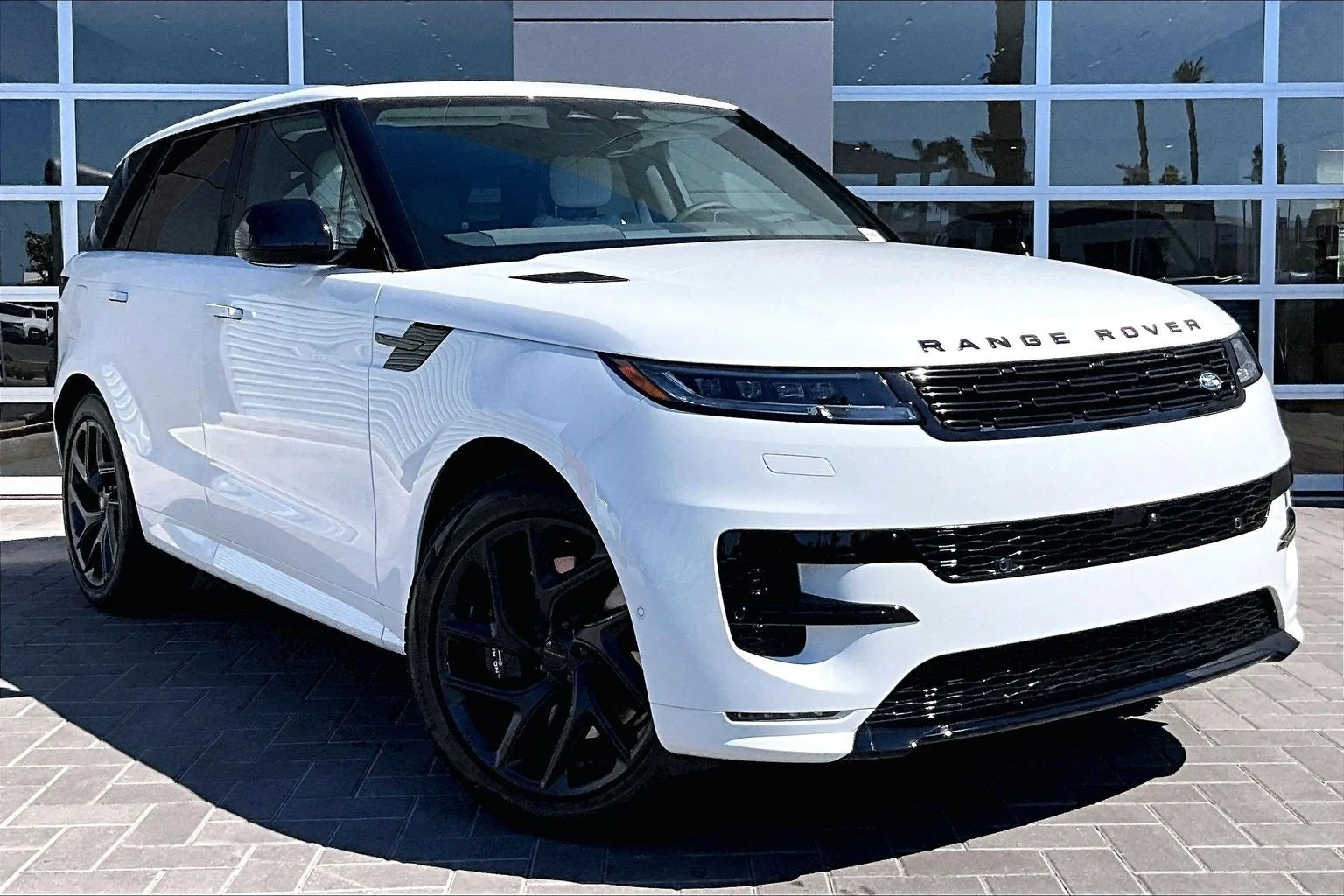 2027 Land Rover Range Rover Sport Plug-In Hybrid Battersea Edition (L461), 2/14