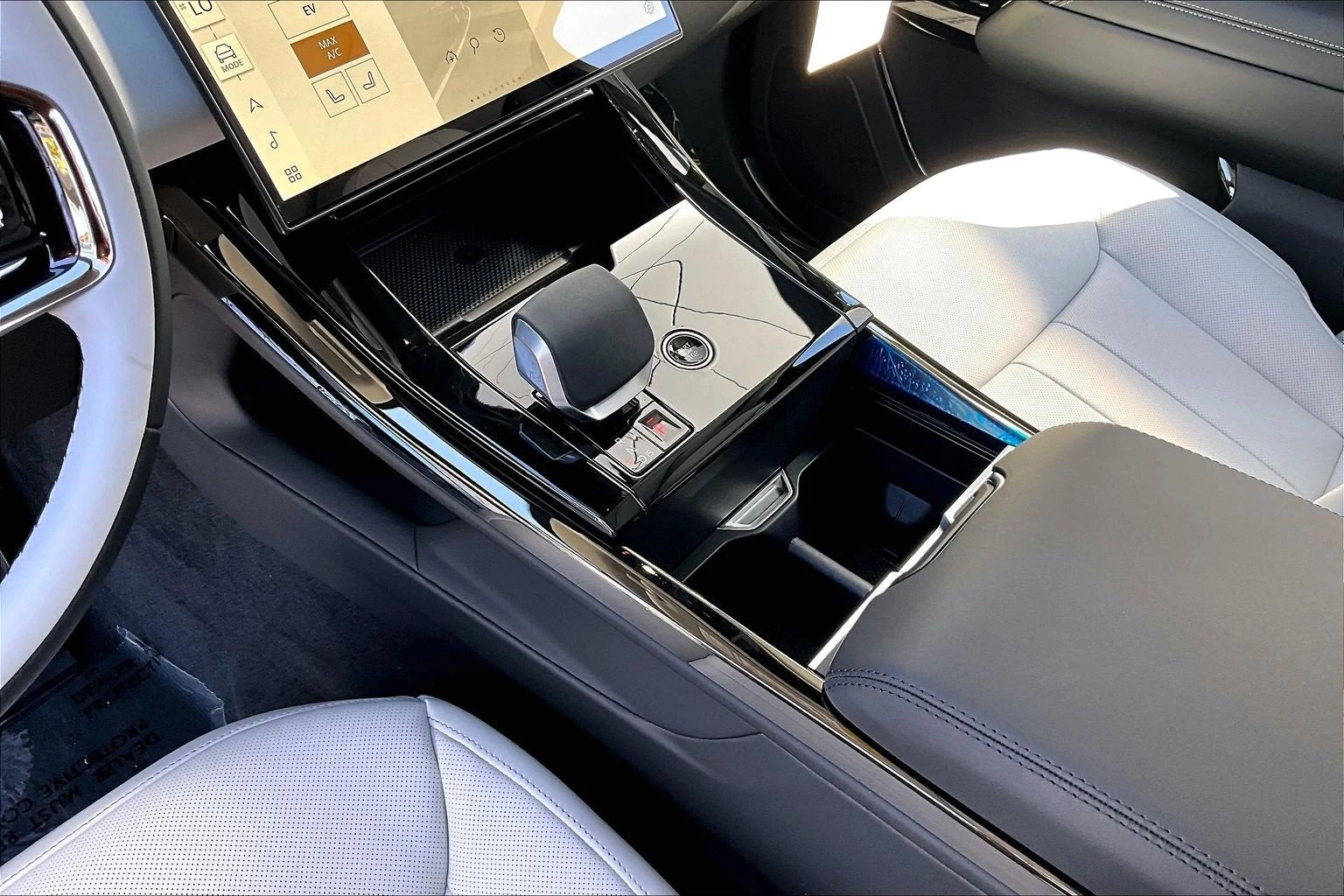 2027 Land Rover Range Rover Sport Plug-In Hybrid Battersea Edition (L461), 8/14