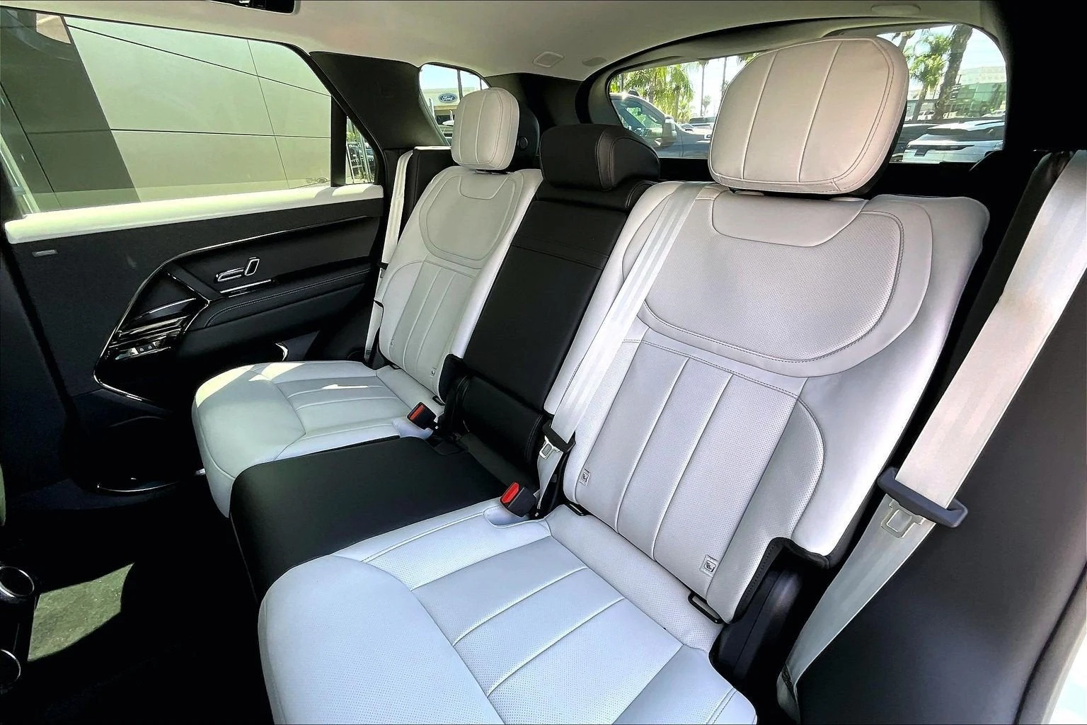 2027 Land Rover Range Rover Sport Plug-In Hybrid Battersea Edition (L461), 10/14