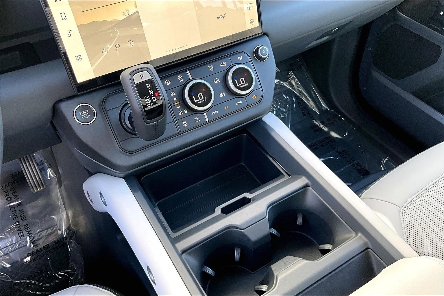 2026 Land Rover Defender 110 S (L663), 8/14