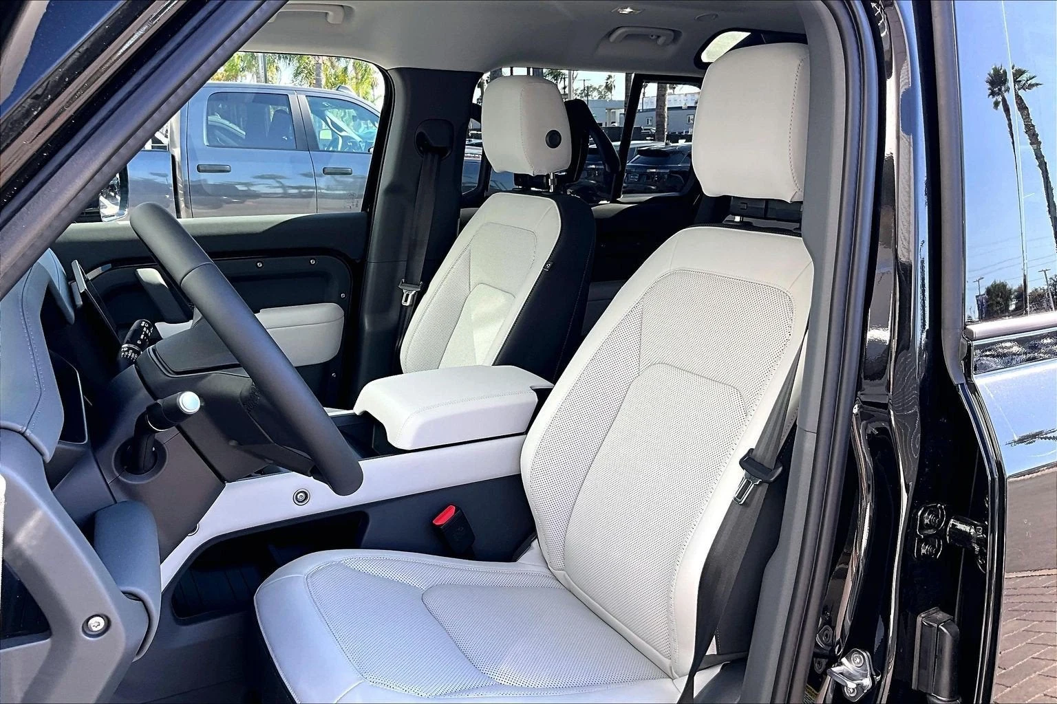 2026 Land Rover Defender 110 S (L663), 9/14