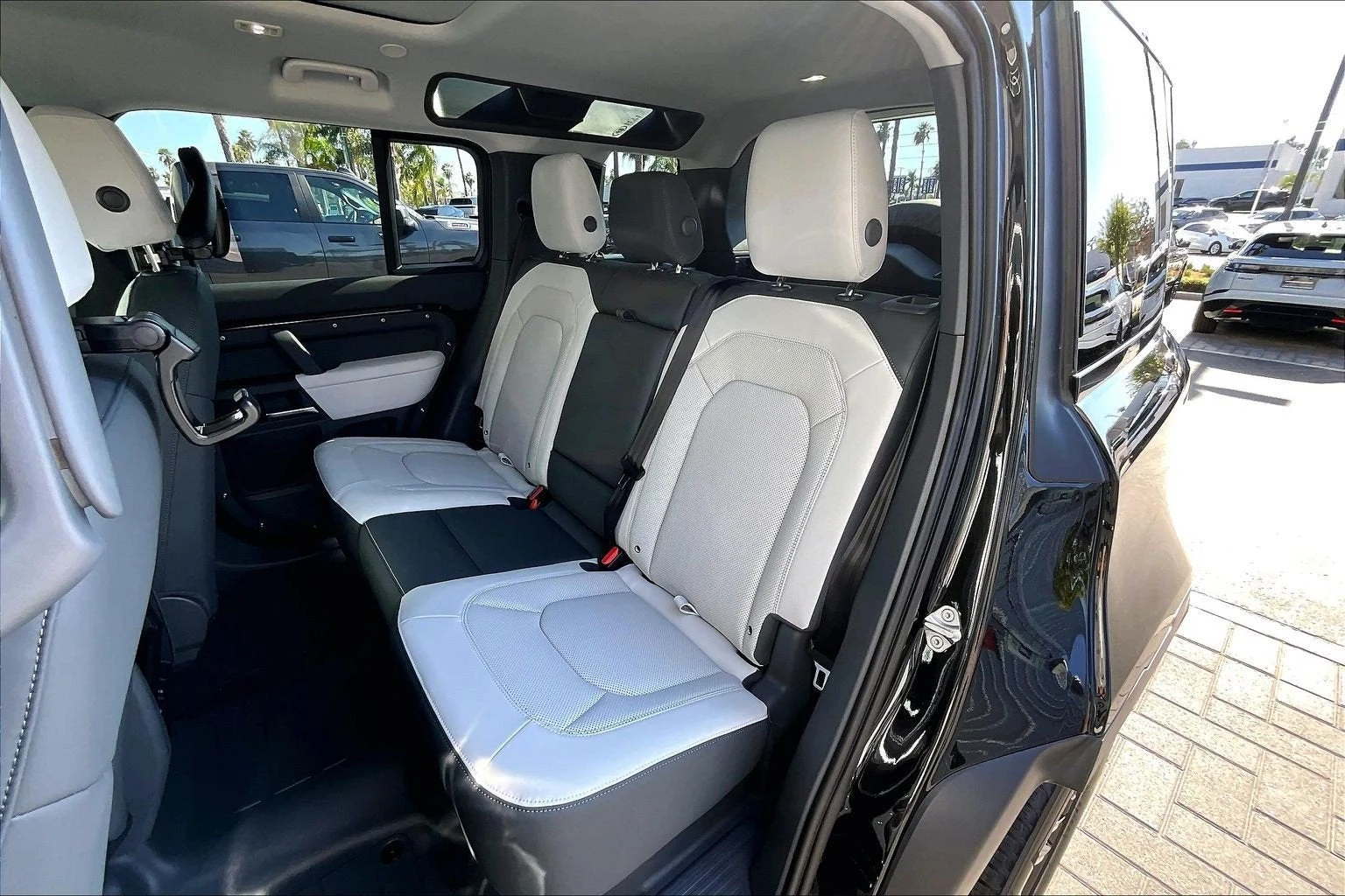 2026 Land Rover Defender 110 S (L663), 10/14
