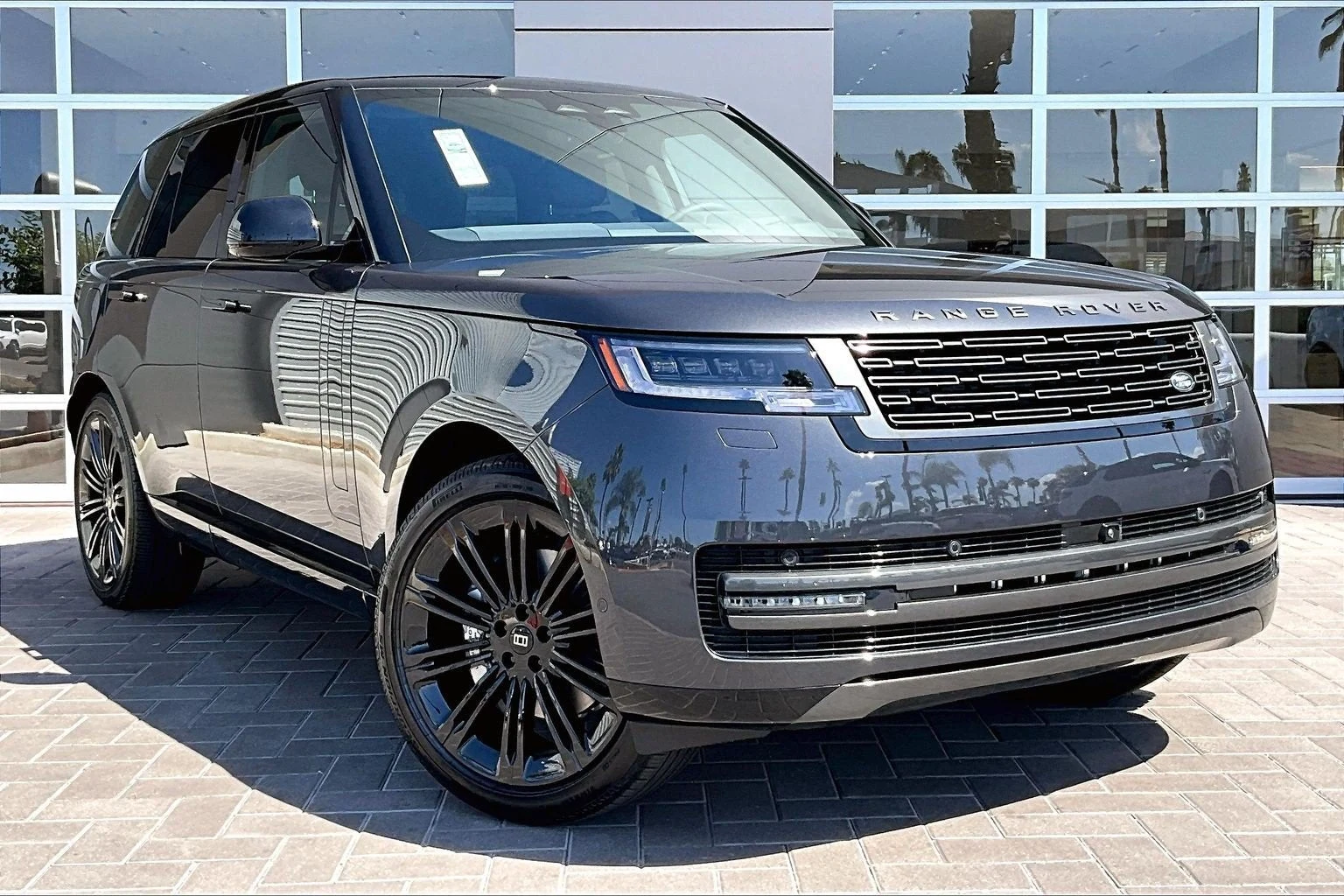 2027 Land Rover Range Rover SE (L460), 2/14