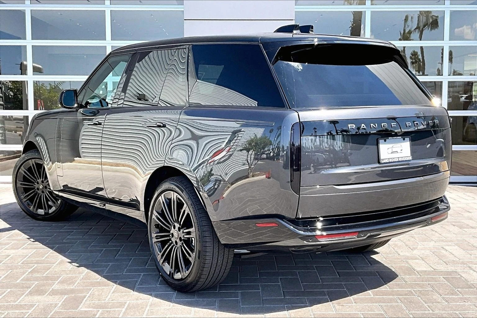 2027 Land Rover Range Rover SE (L460), 3/14