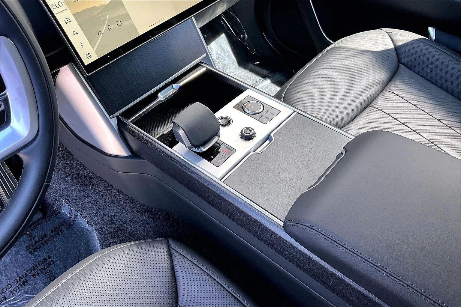 2027 Land Rover Range Rover SE (L460), 8/14