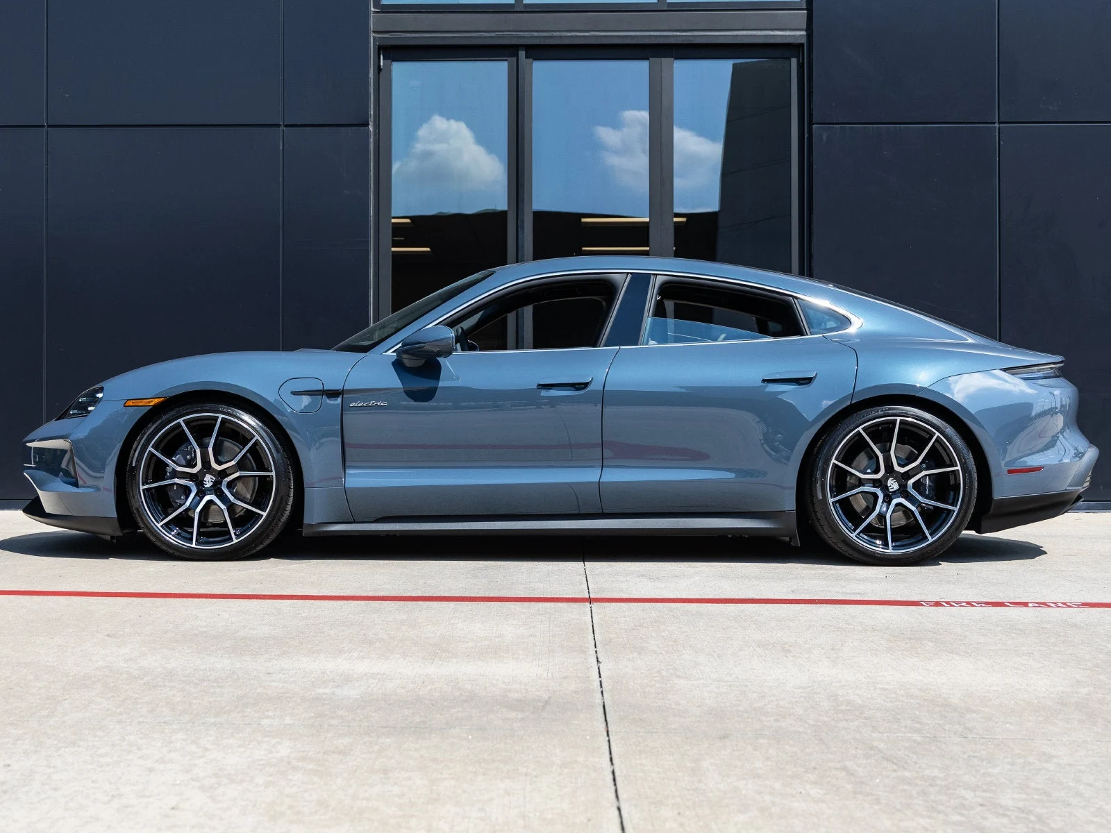 2026 Porsche Taycan 4 Sedan (2025 Update), 2/20