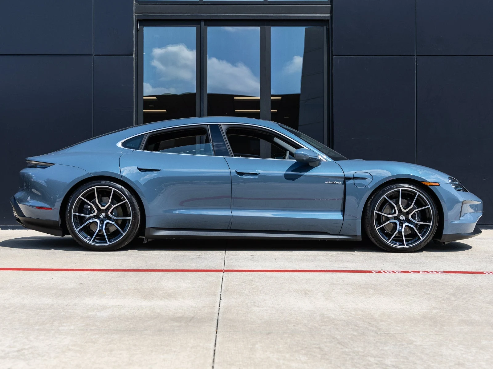 2026 Porsche Taycan 4 Sedan (2025 Update), 12/20