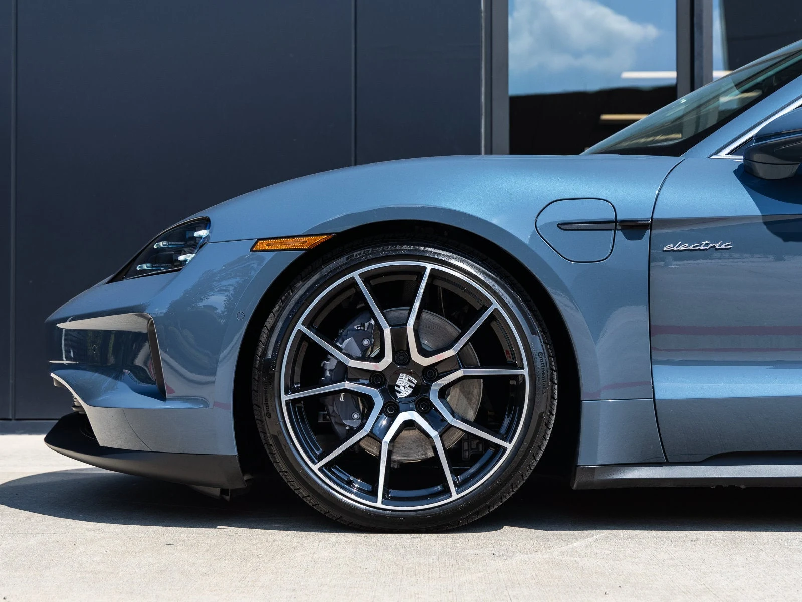 2026 Porsche Taycan 4 Sedan (2025 Update), 13/20