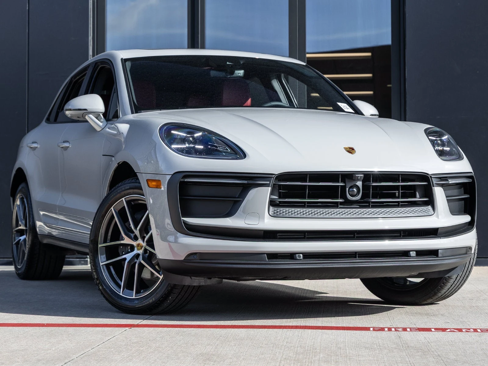2026 Porsche Macan (95B), 6/20