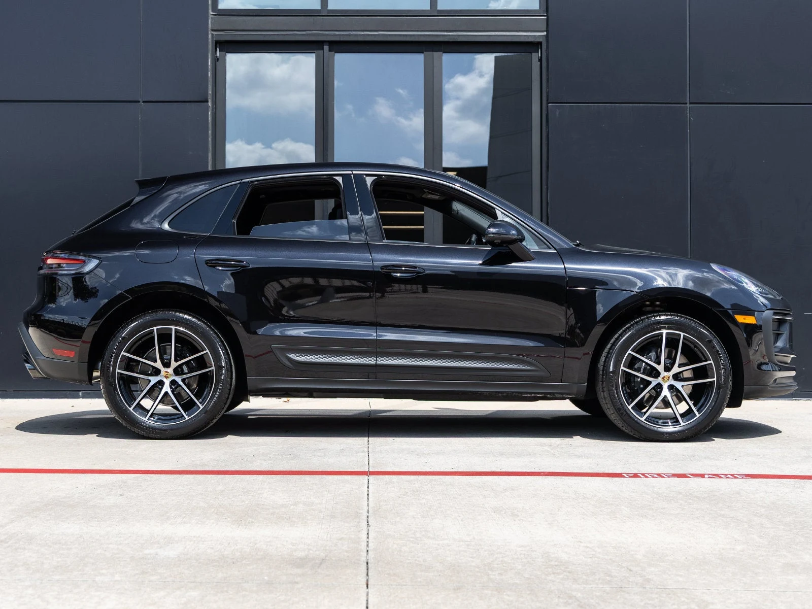 2026 Porsche Macan (95B), 12/20
