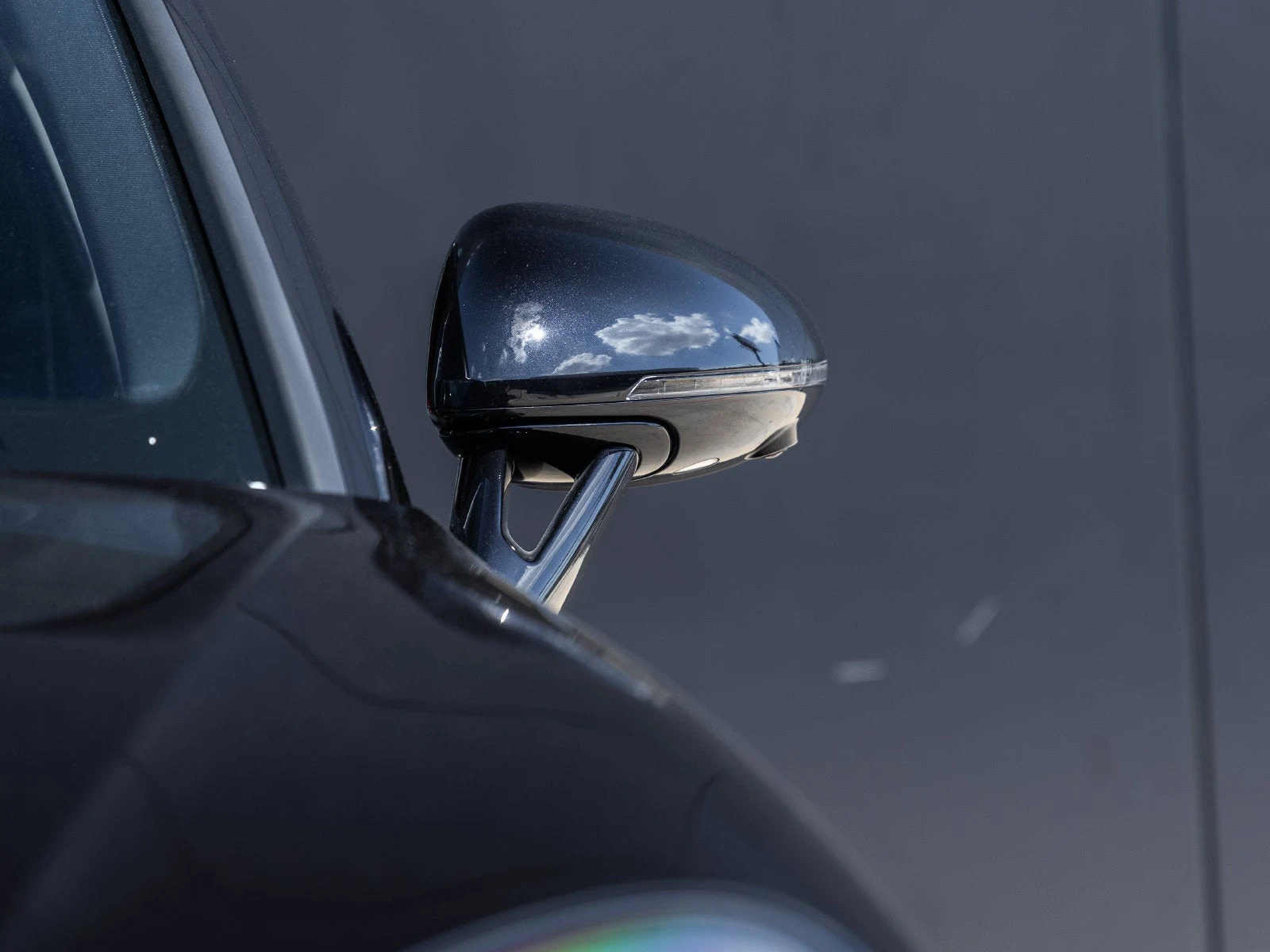 2026 Porsche Macan (95B), 19/20
