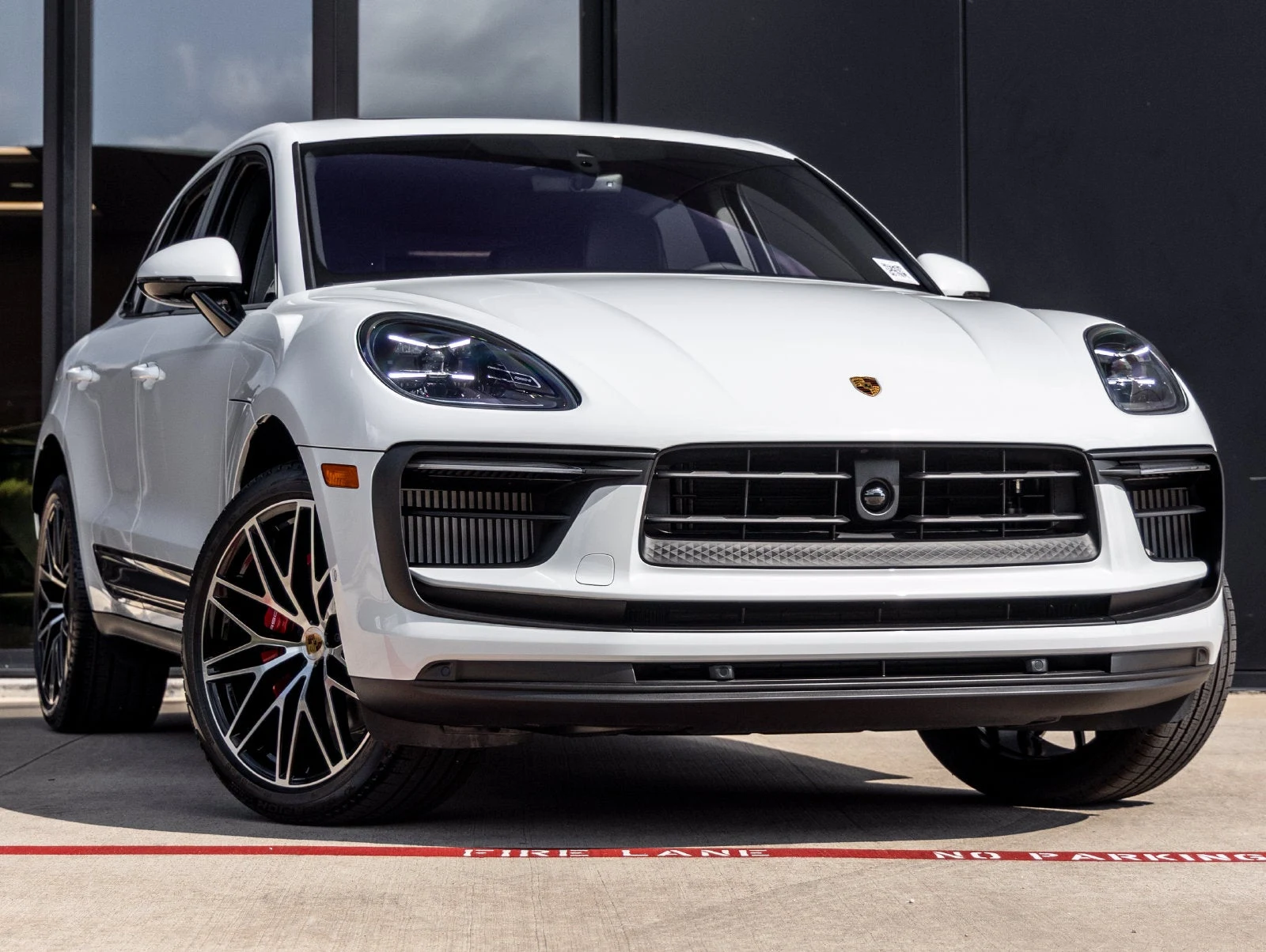 2026 Porsche Macan S (95B), 6/20