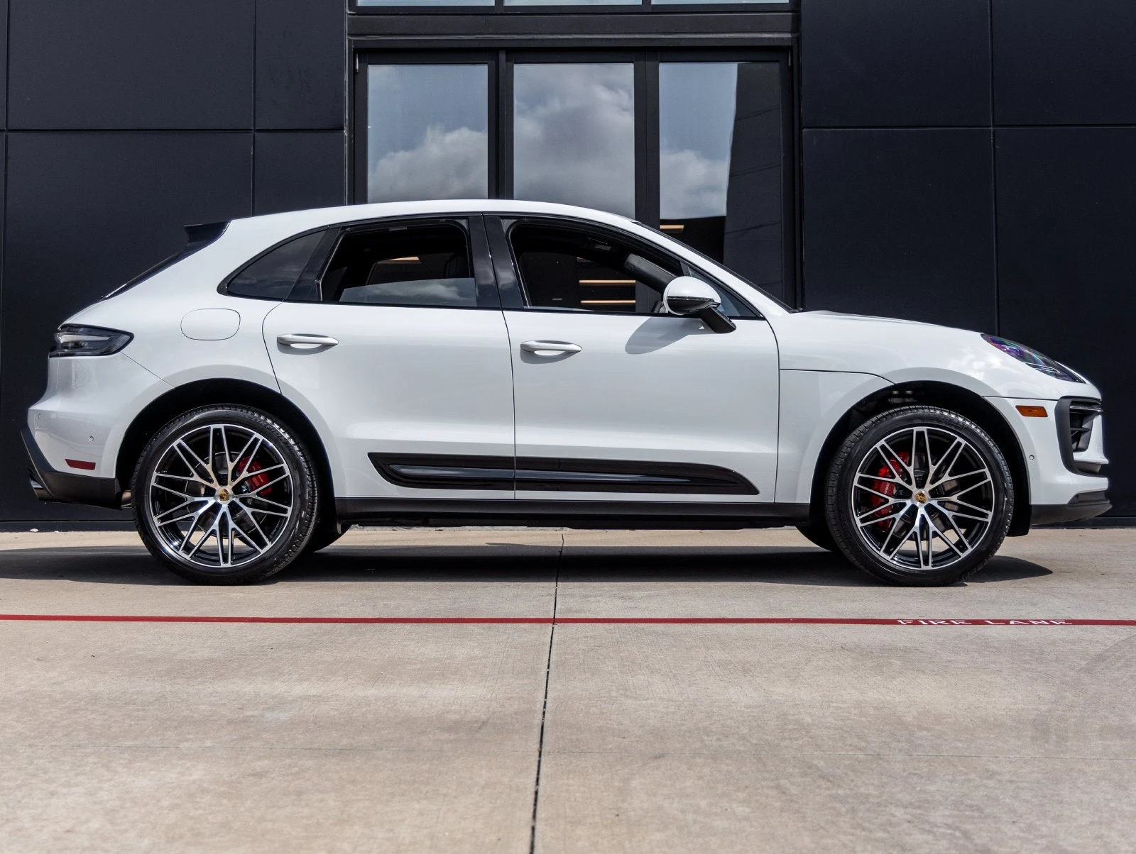 2026 Porsche Macan S (95B), 12/20