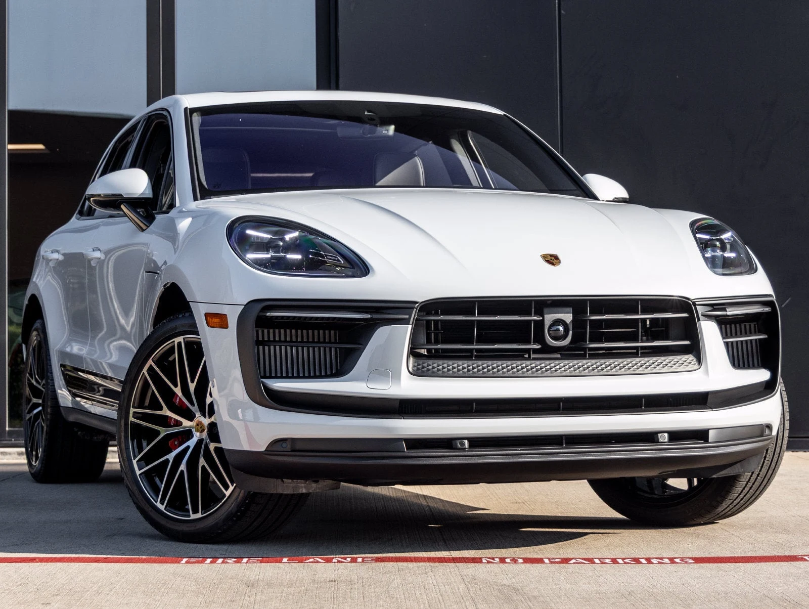 2026 Porsche Macan S (95B), 6/20