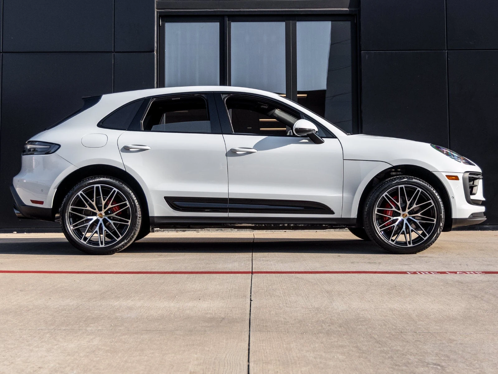 2026 Porsche Macan S (95B), 12/20
