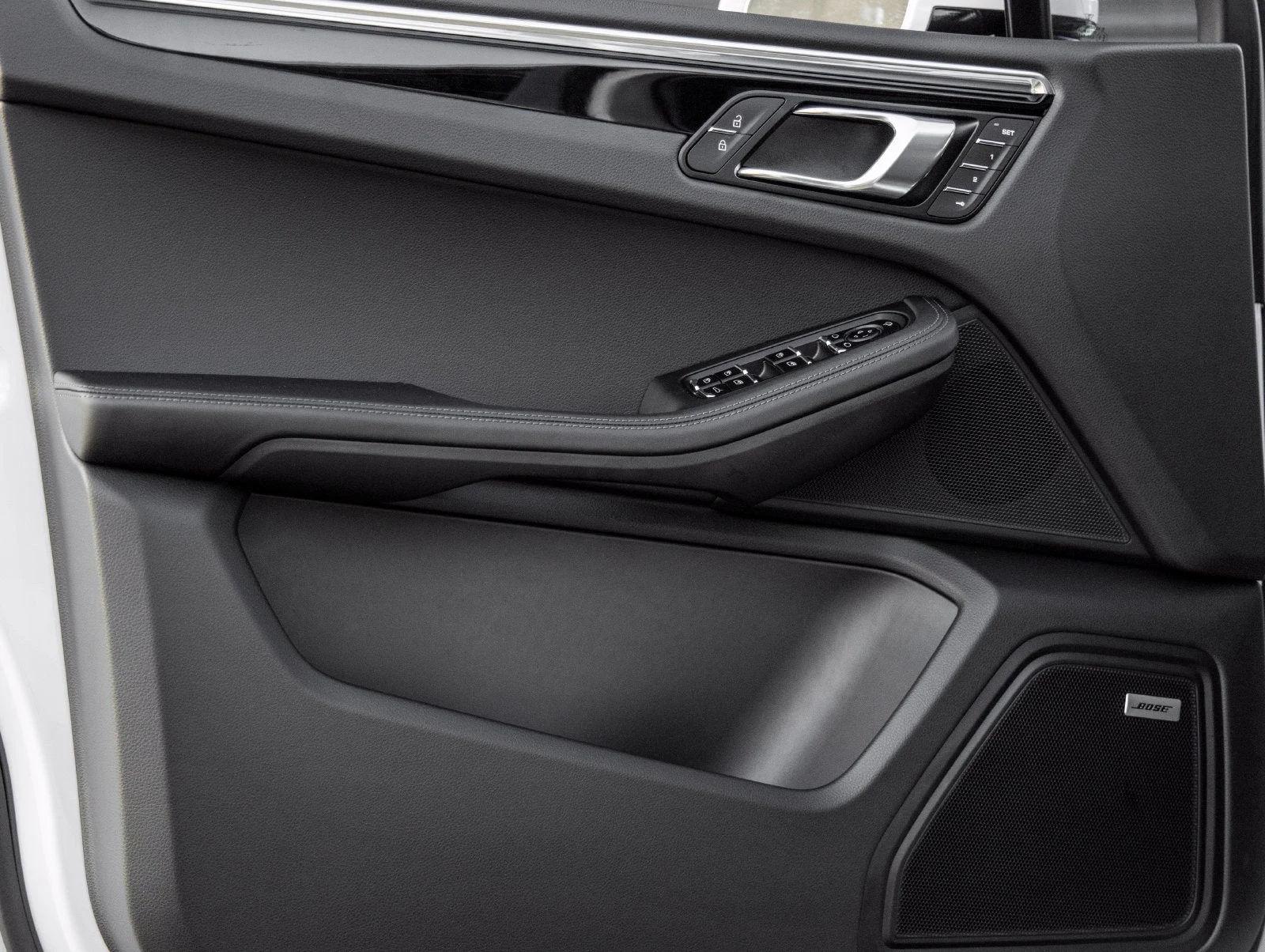 2026 Porsche Macan S (95B), 19/20