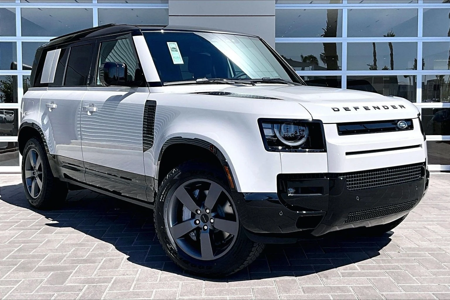 2026 Land Rover Defender 110 X-Dynamic SE (L663), 2/14