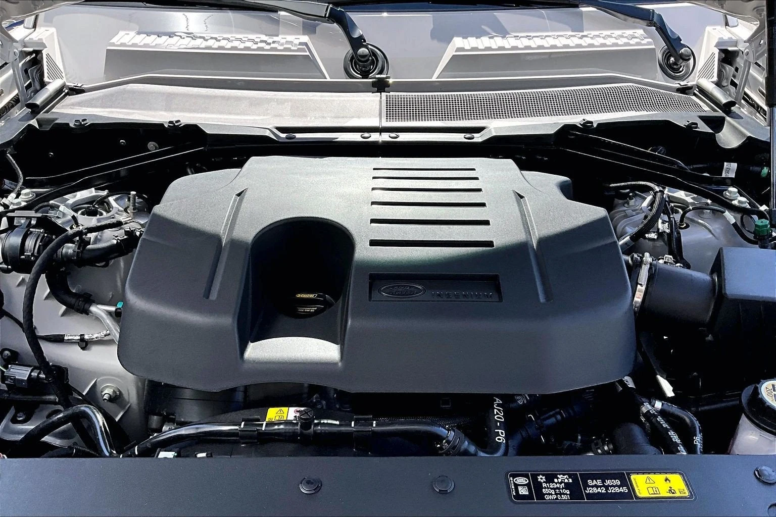 2026 Land Rover Defender 110 X-Dynamic SE (L663), 11/14
