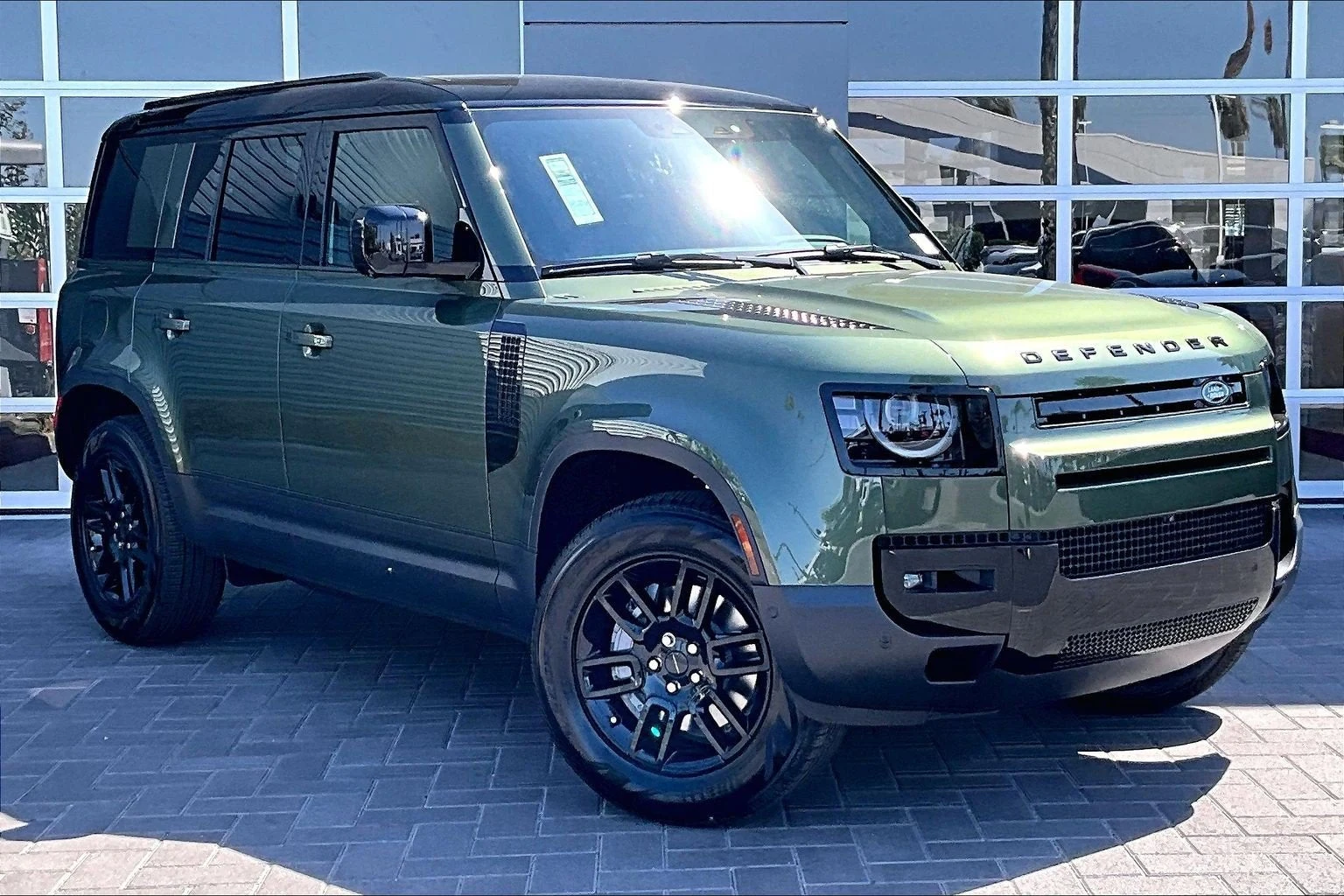2026 Land Rover Defender 110 S (L663), 2/14