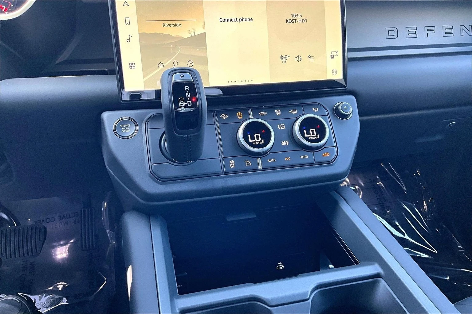 2026 Land Rover Defender 110 S (L663), 8/14