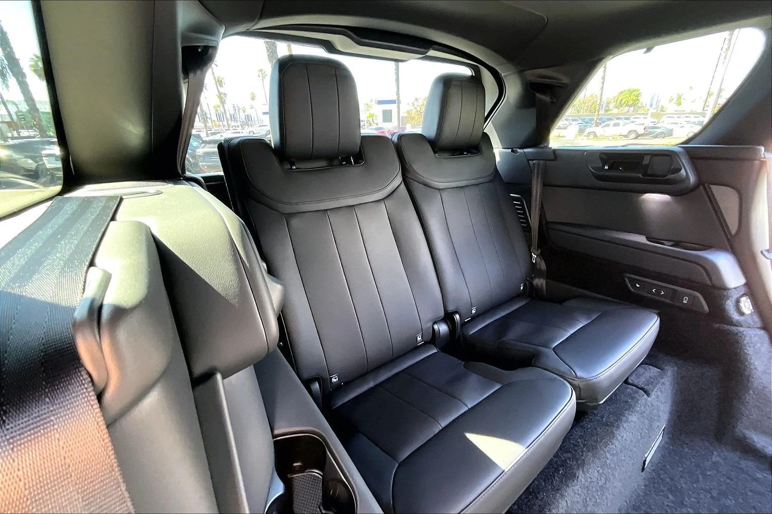 2027 Land Rover Range Rover SE LWB (L460), 11/15