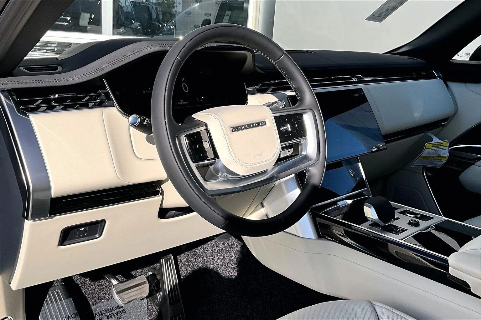 2027 Land Rover Range Rover SE LWB (L460), 6/14