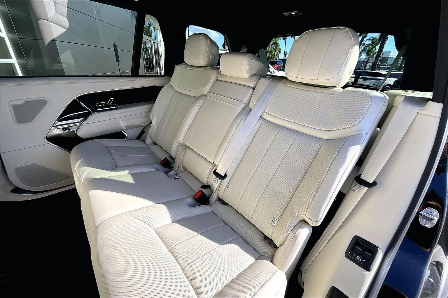 2027 Land Rover Range Rover SE LWB (L460), 9/14